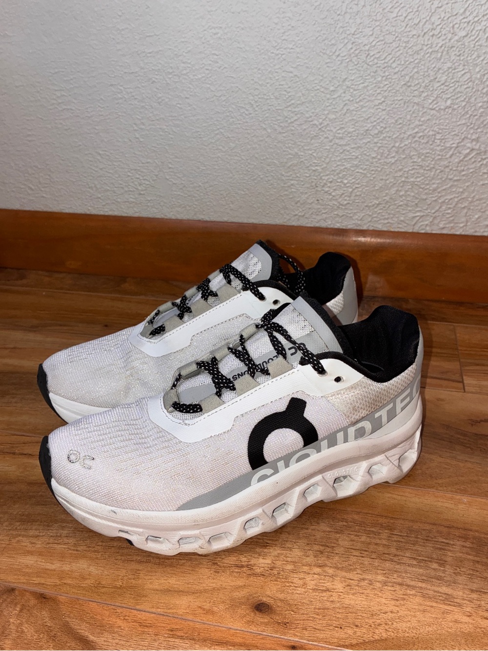 On Cloud Women’s Cloudmonster Athletic Running Shoe Sneakers, white/frost-size 5